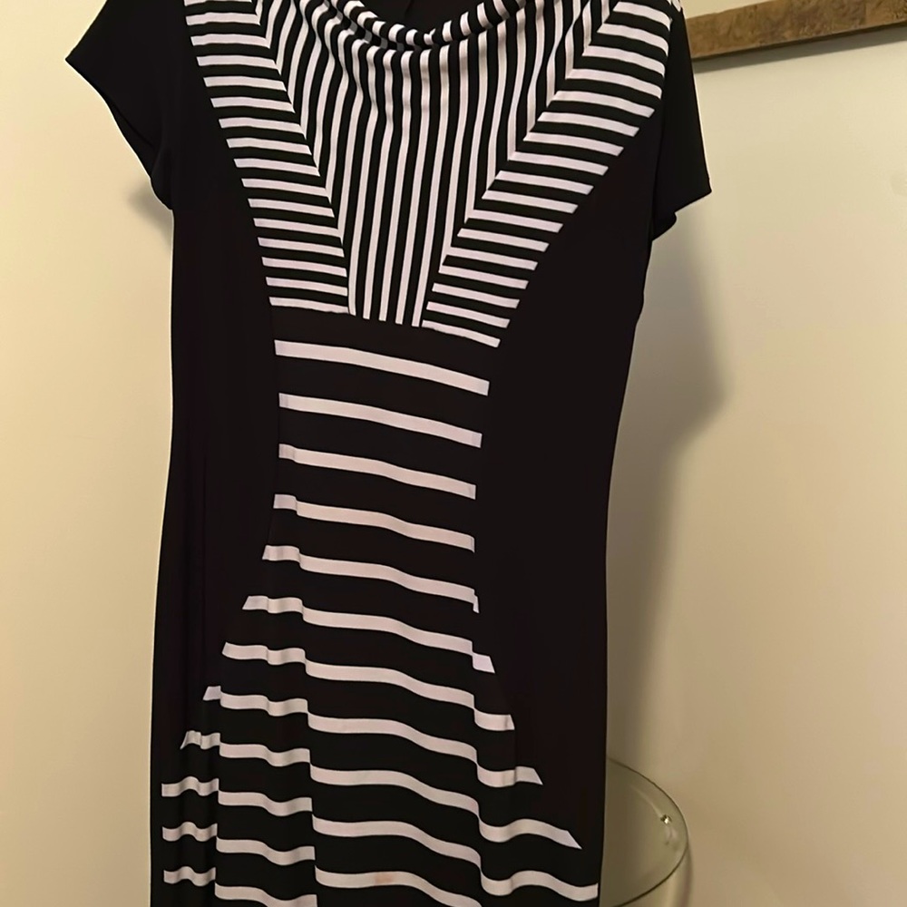 -Black/white maxi dress